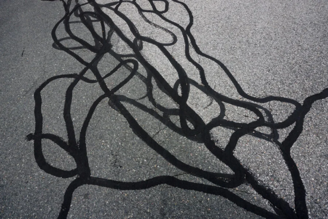 asphalt crack filling service 44